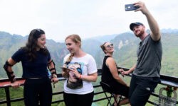 Foreign Tourists Hopeful for Resumption of 3-Month Visa Policy in Vietnam