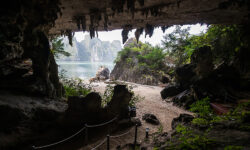 Trinh Nu Cave